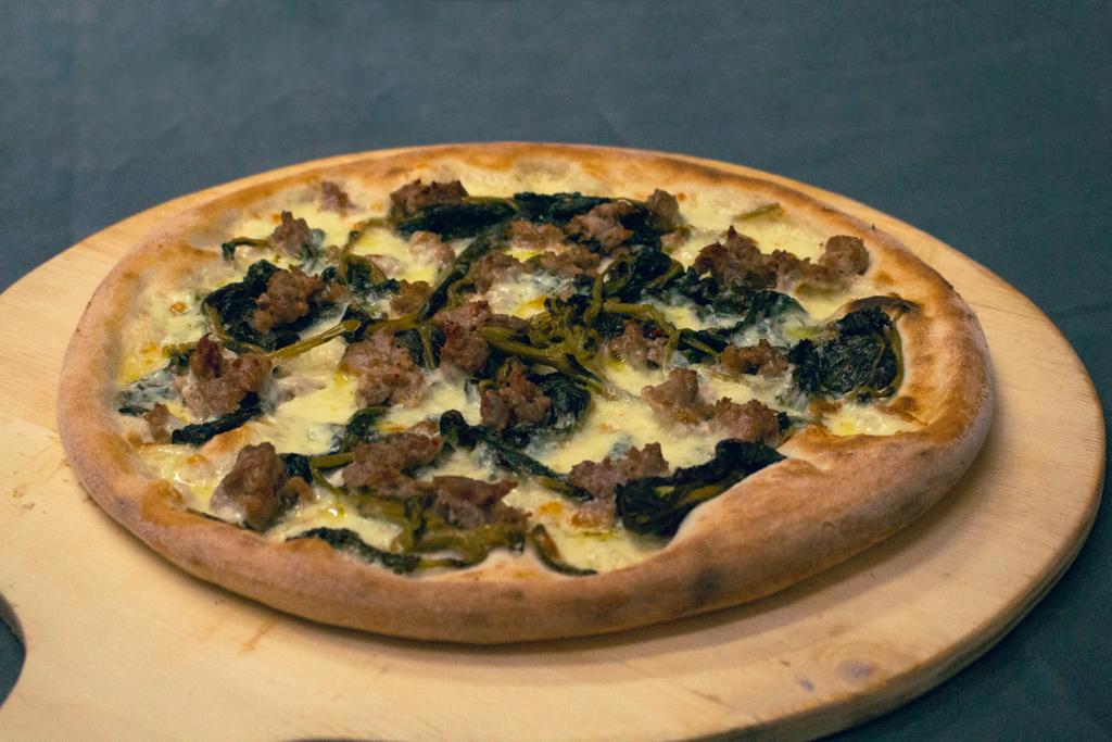 pizza salsiccia e broccoletti